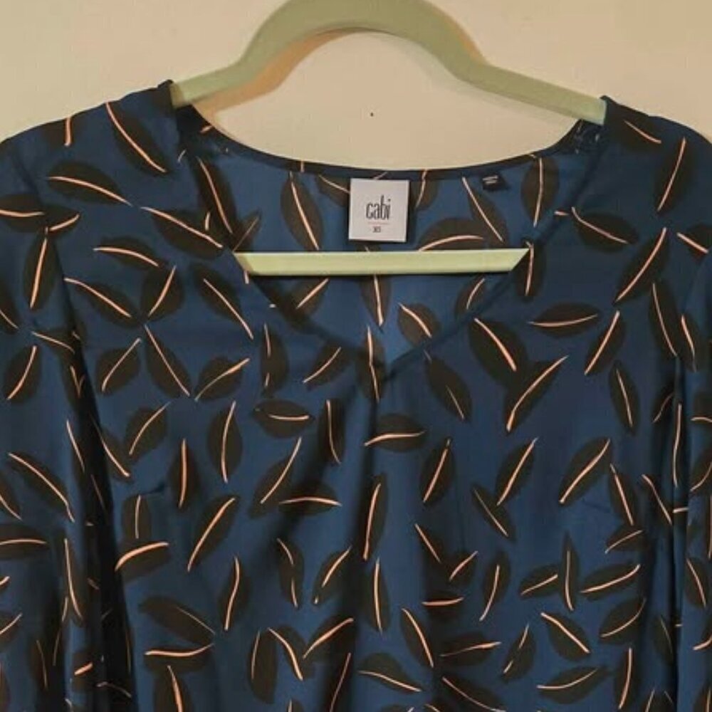 CAbi Shadow Leaf Blouse Size XS - Picture 3 of 10